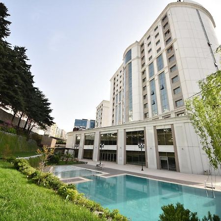 Istanbul Gonen Hotel Exterior foto The hotel's swimming pool