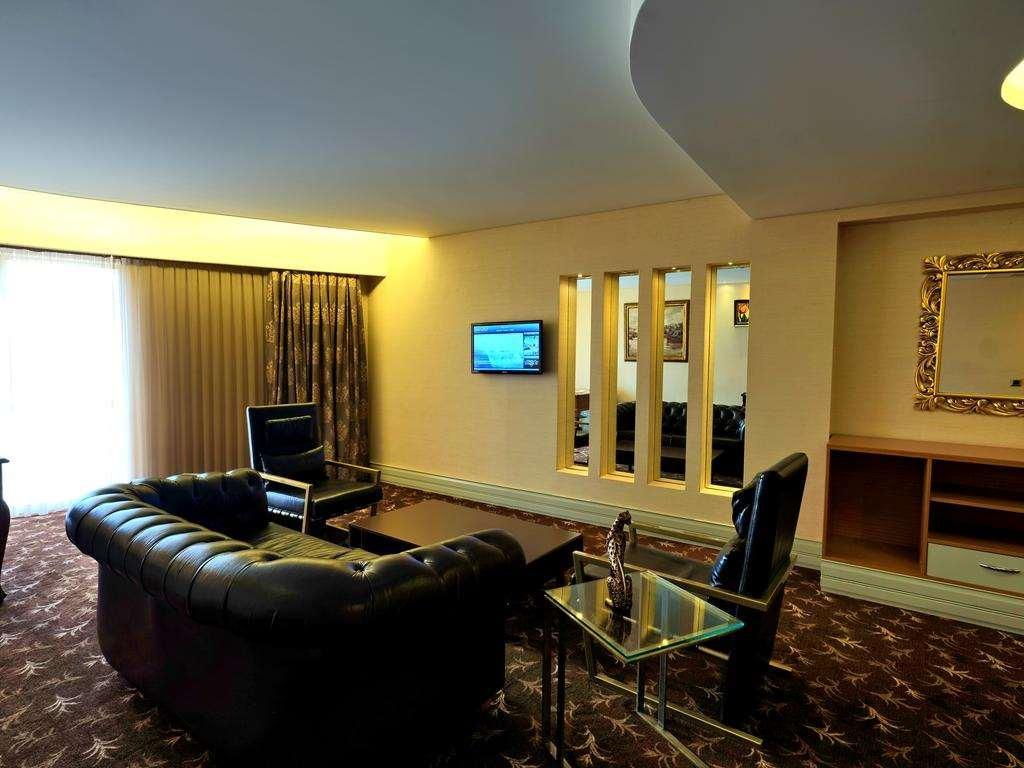 Istanbul Gonen Hotel Exterior foto A suite at the hotel