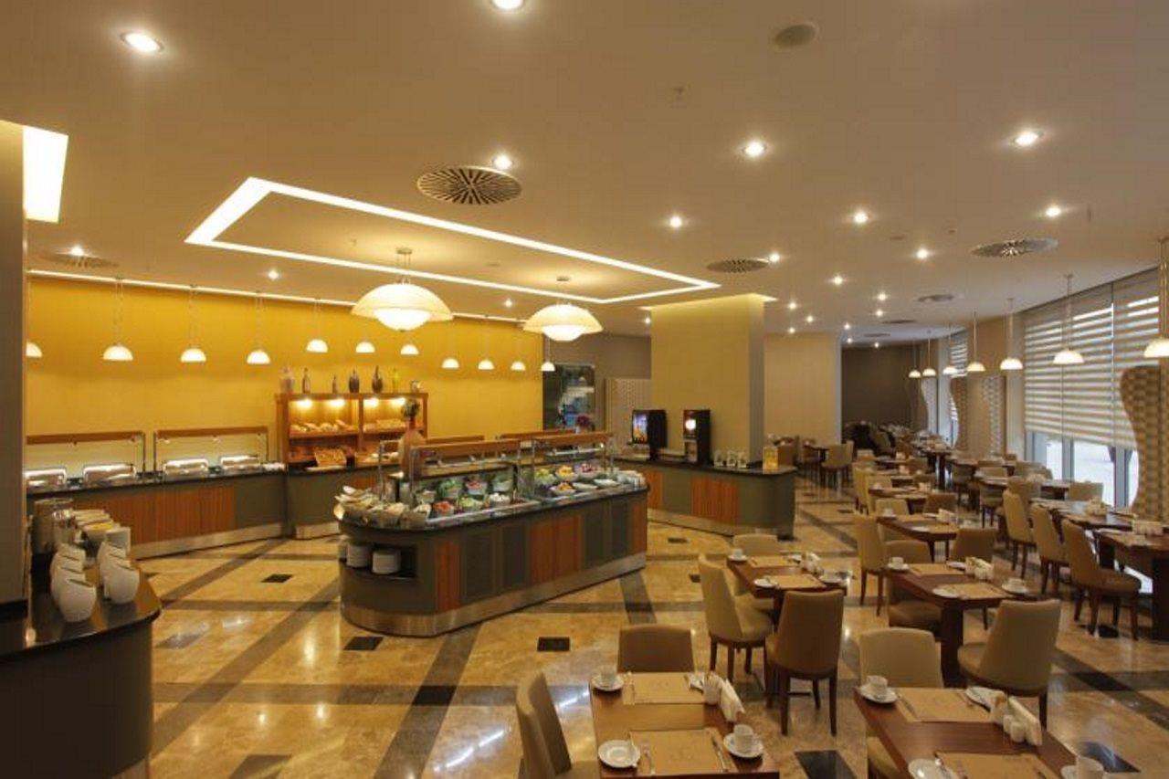 Istanbul Gonen Hotel Exterior foto The restaurant