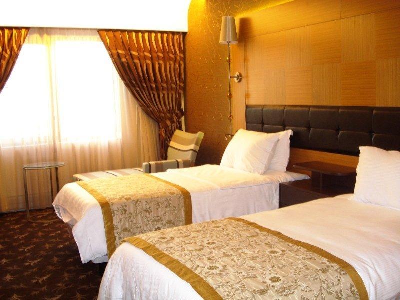 Istanbul Gonen Hotel Exterior foto A room at the hotel